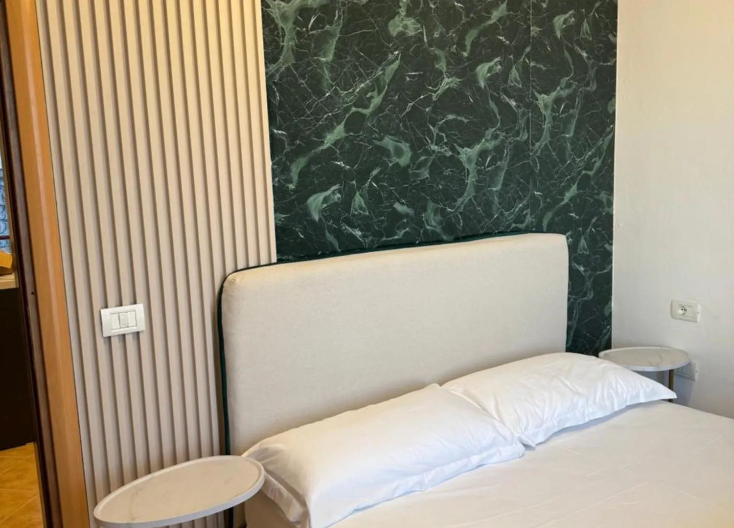 Beach Front Superior Apartment Green Forest Durrës