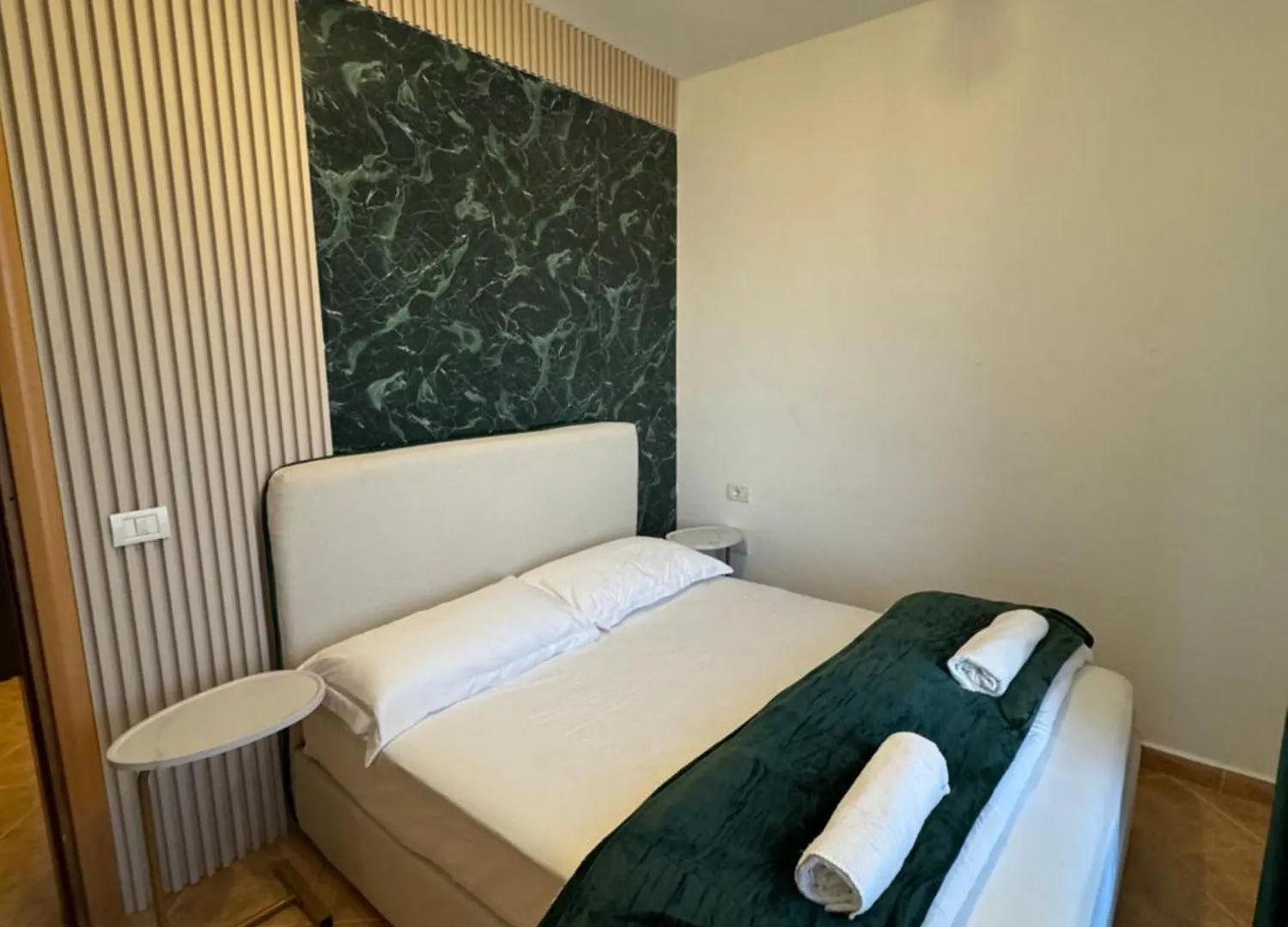 Beach Front Superior Apartment Green Forest Durrës
